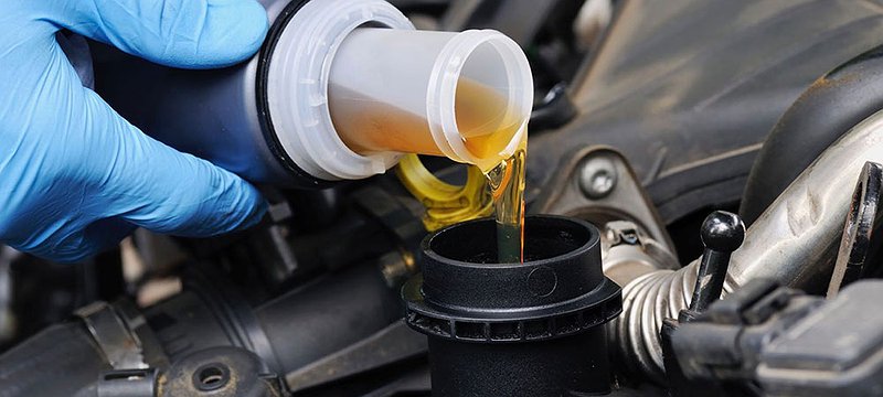 Как выбрать моторное масло: основные критерии
